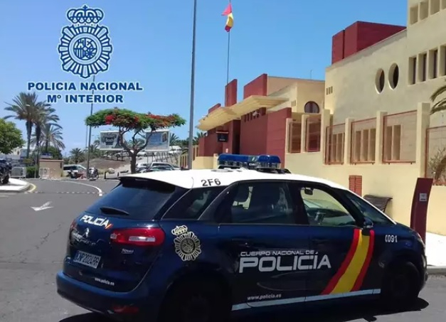 Detenido un taxista en Tenerife tras violar a una joven dentro del taxi