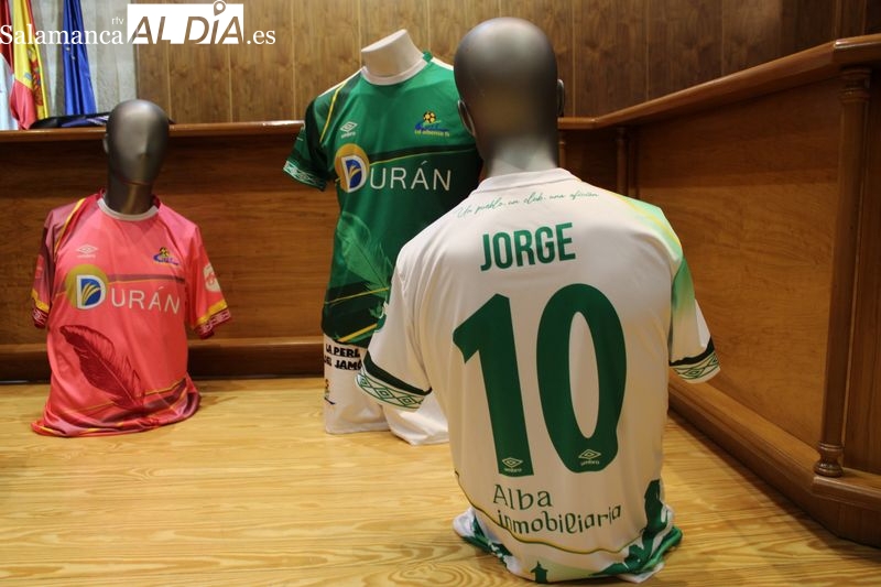El Piensos Durán Albense presenta su nueva camiseta para esta temporada