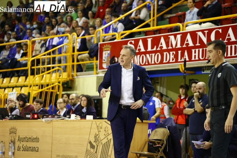 Íñiguez zanja la polémica del Perfumerías Avenida: Yo no me voy a ir. Estoy con Recio a muerte