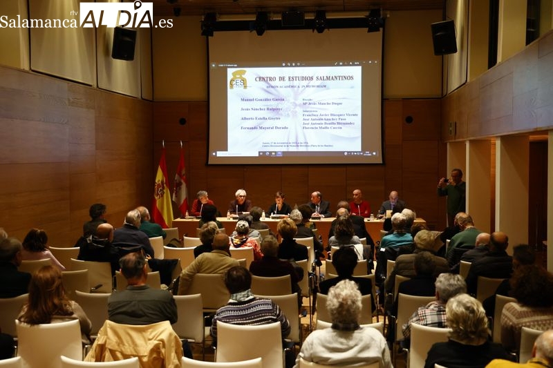 Acto de recuerdo a los miembros del Centro de Estudios Salmantinos fallecidos durante el pasado curso