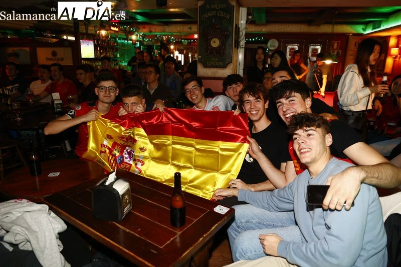 Salamanca se vuelca con España en su debut del Mundial: pasión en las calles y terrazas por la selección