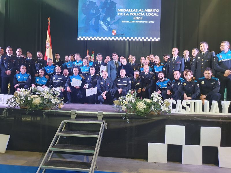 Reconocimiento a la labor de 90 policías locales que pusieron su vida en riesgo para salvar otras