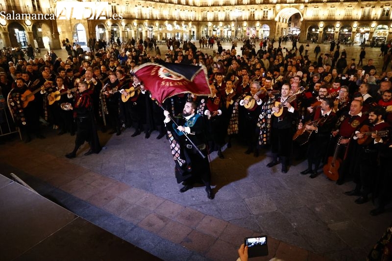  Pasacalles y serenata de la Tuna Universitaria de Salamanca 
