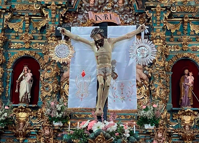 Trinidad Vicente publica un libro sobre el Cristo de la Laguna de Aldehuela de Yeltes