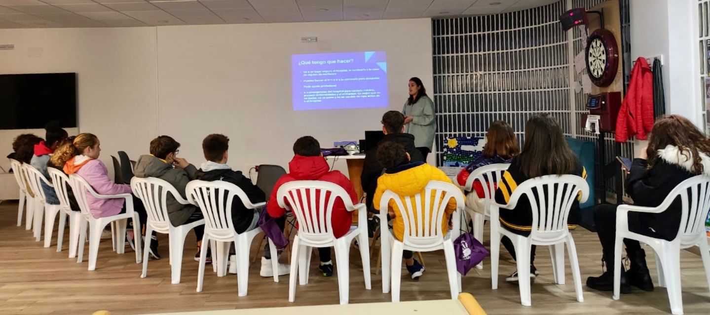 Gran participación en el primero de los talleres para jóvenes organizado con motivo del 25N