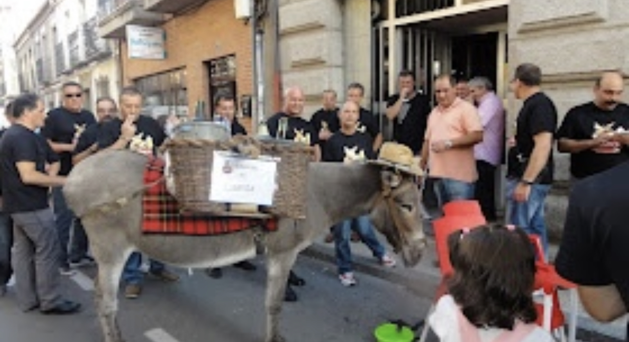 Los Quintos y Quintas peñarandinos de los años 61 y 62, llamados a la participación en una gran quedada 