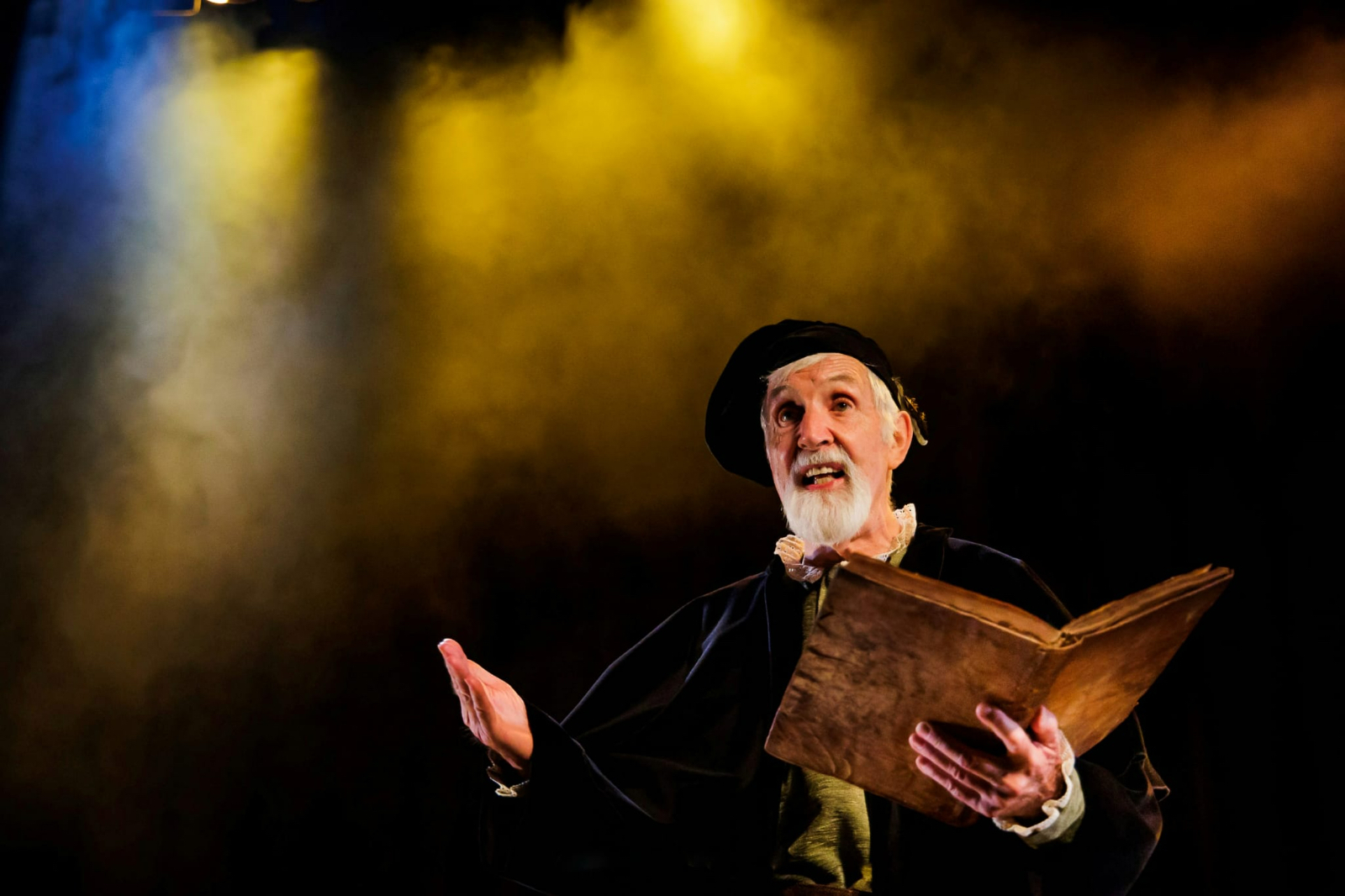 La exitosa obra ‘Amicus Nebrija’ llega al Teatro Calderón