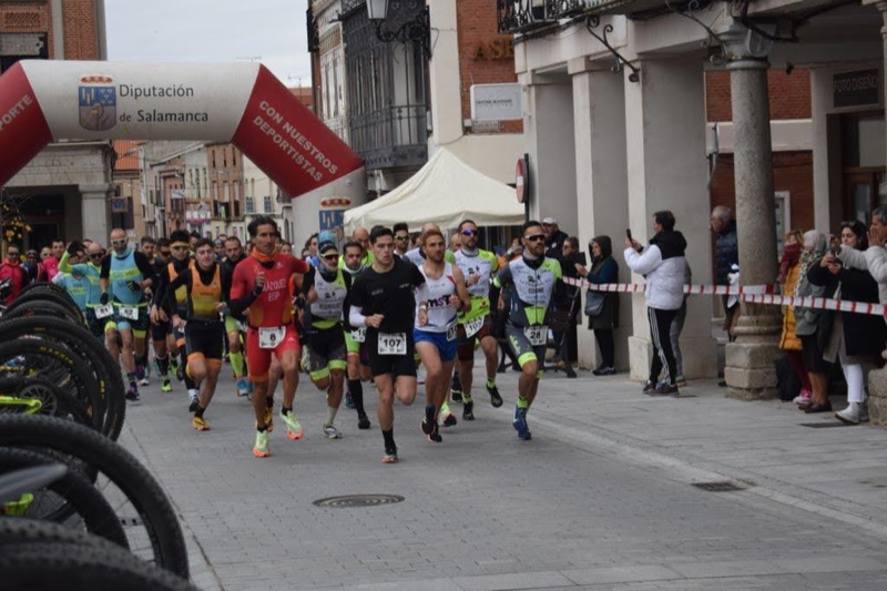 Un emocionante VI Duatlòn Ciudad de Peñaranda corona con éxito en la ciudad el circuito provincial