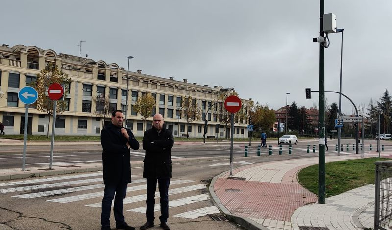 Instaladas dos cámaras de control de tráfico en la urbanización La Fontana 