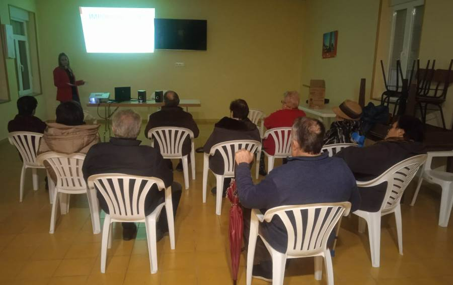 Patricia Méndez imparte en Dios le Guarde una nueva charla sobre el alzheimer