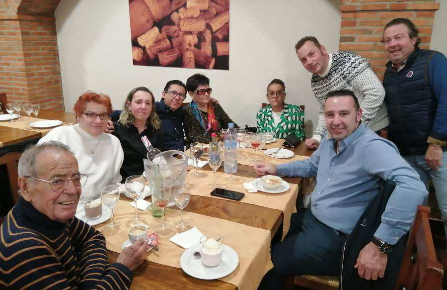 Olga Bernal recibe un homenaje por parte de los que han sido sus compañeros