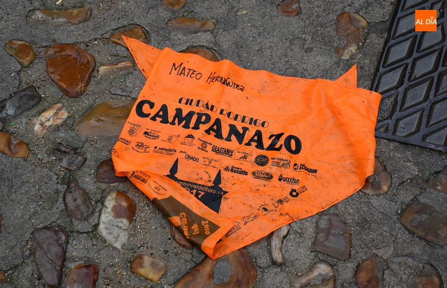 1Foto: Curiosas ‘sobras’ carnavaleras y navideñas