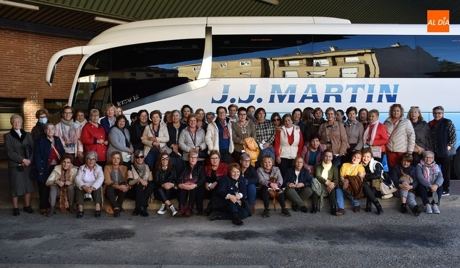 Las integrantes de Amanecer visitan los estudios de cine de Stellarum Films en Ivanrey