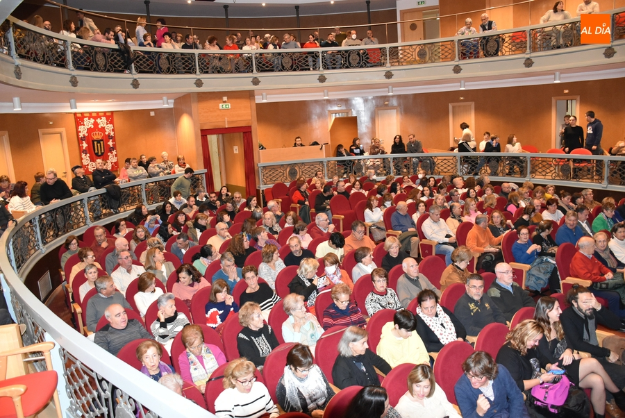 Entradón en el Teatro Nuevo para disfrutar una vez más con ‘Las Niñas de Cádiz’
