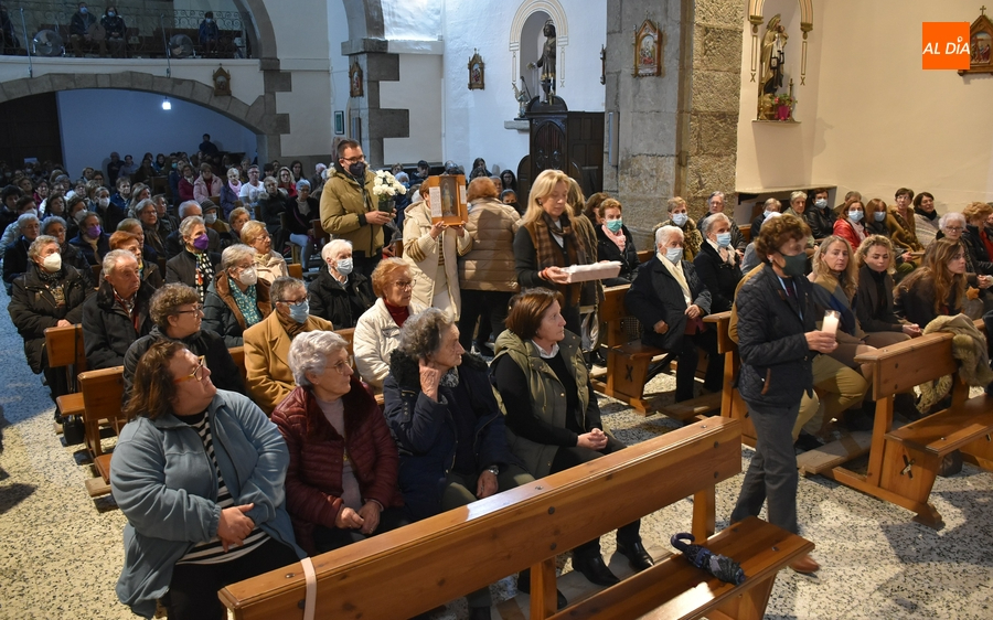Lleno total en el día grande de la Virgen de la Medalla Milagrosa