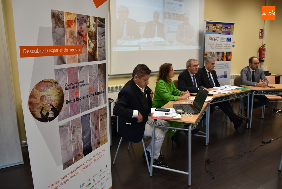 Cerca de 60 personas de 8 países se reúnen en Miróbriga en la Asamblea de Caminos de Arte Rupestre