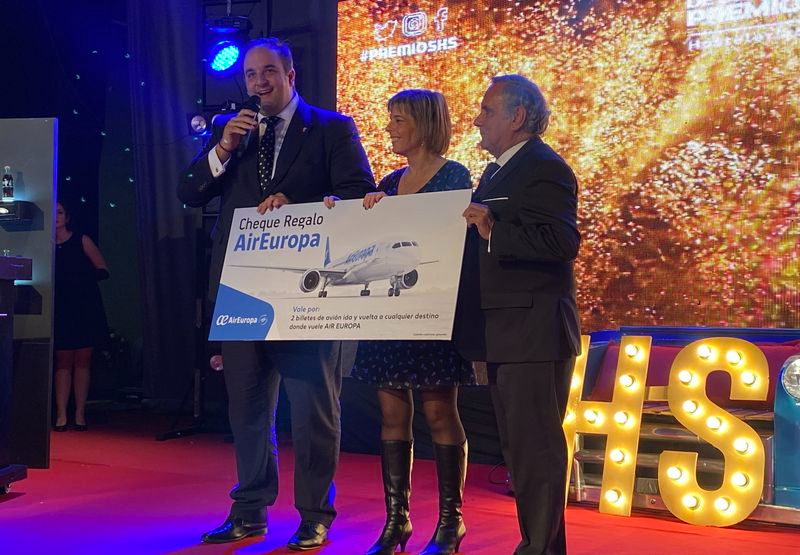 Sorteo entre los hosteleros de Guijuelo de dos billetes para viajar a cualquier lugar del mundo 