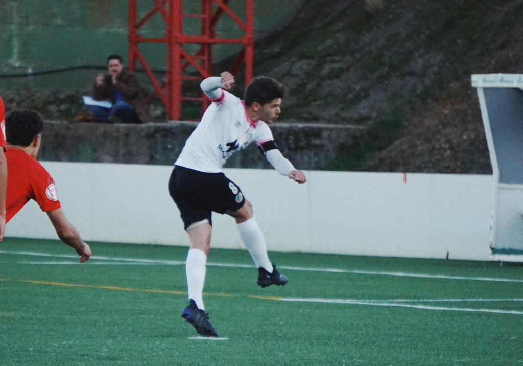 Amaro dedica su último gol con el Salamanca UDS a las personas que luchan contra el cáncer