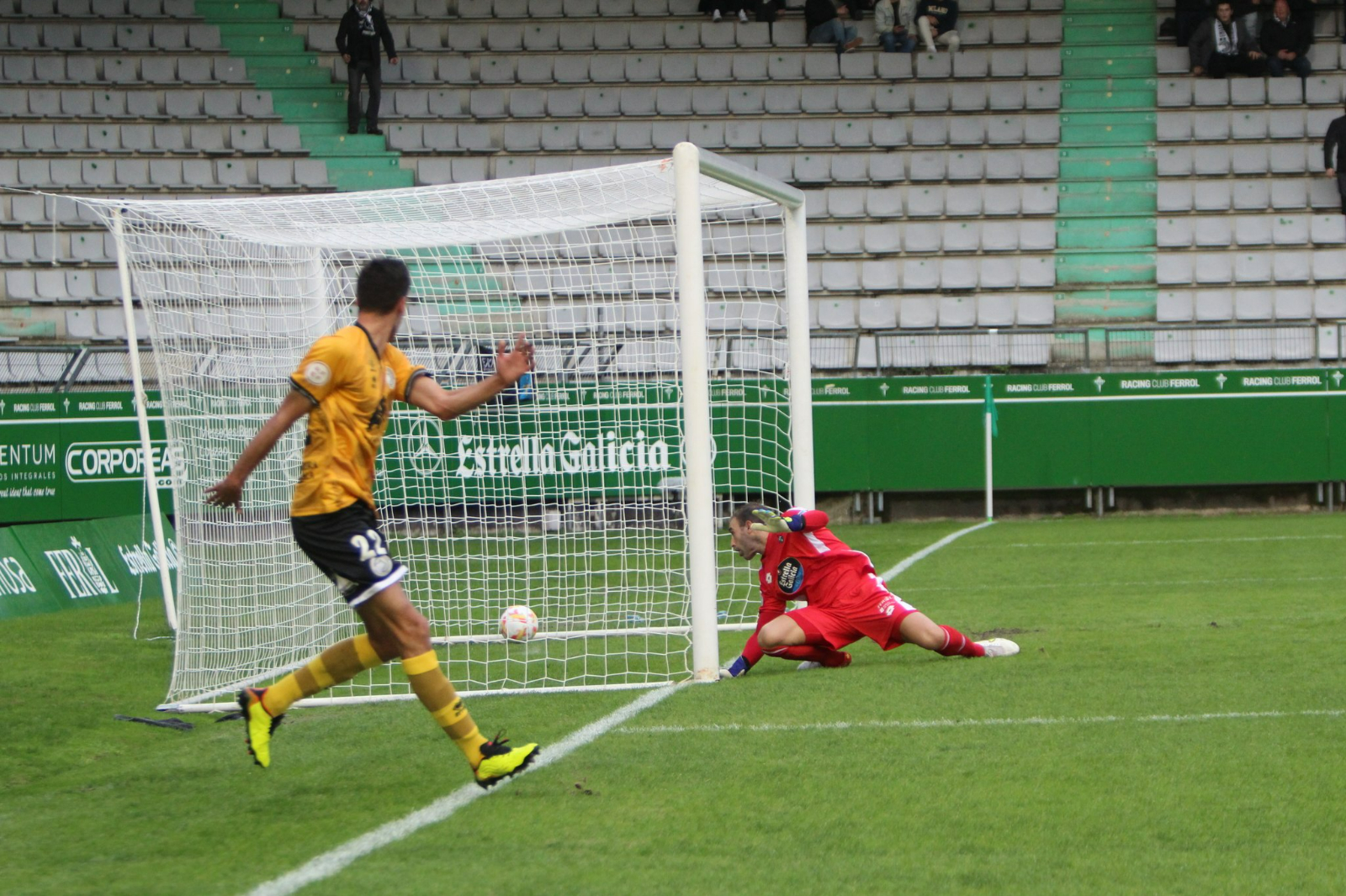 A Malata es de Unionistas: De Miguel le da tres puntazos de oro ante el Racing de Ferrol (0-1)