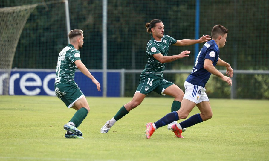 El CD Guijuelo paga la resaca copera con una derrota ante el colista Oviedo Vetusta (2-1)