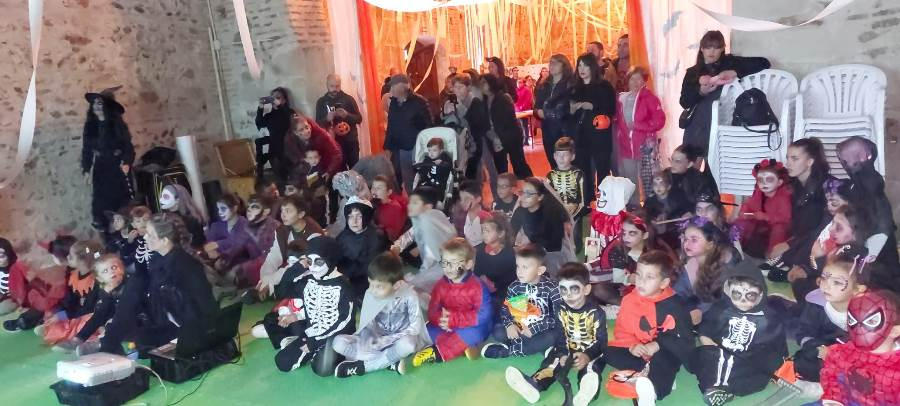 Medio centenar de niños se introduce en Sancti-Spíritus en el ‘pasadizo del terror’