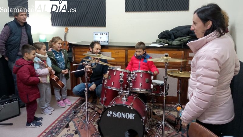 La Escuela de Música moderna La Musa despierta gran interés en Lumbrales