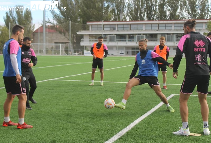 Mawi y Losada, OK; Casañ prueba a Borja Díaz como opción arriba y el entrenamiento de Unionistas se hace en dos campos