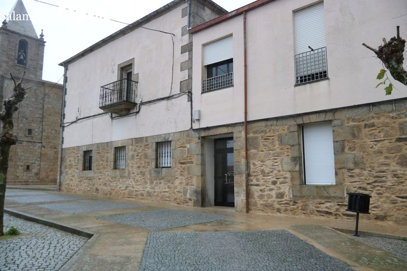 El Ayuntamiento de La Fregeneda continúa realizando mejoras en el edificio de la residencia municipal de mayores