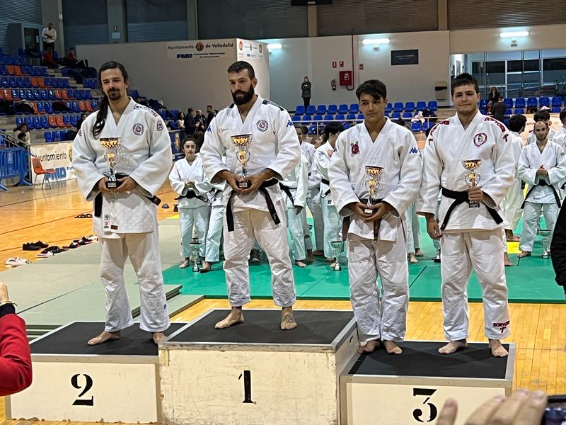 Los judocas del club Doryoku cuajan un gran campeonato autonómico senior 