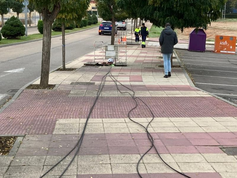 Carbajosa instala una red de fibra óptica que permitirá ampliar el control del tráfico 