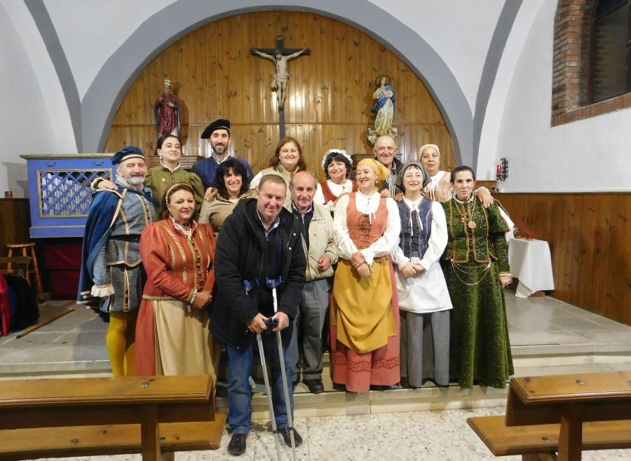 Los vecinos de Tenebrón disfrutan del espectáculo ‘Buscando a Nebrija’