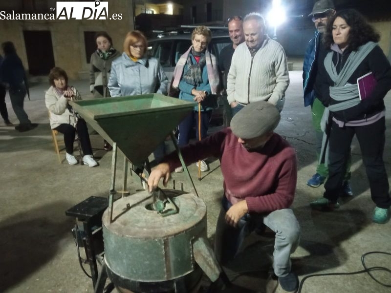 Una jornada sobre la bellota muestra en Monleras las posibilidades de aprovechamiento de este fruto