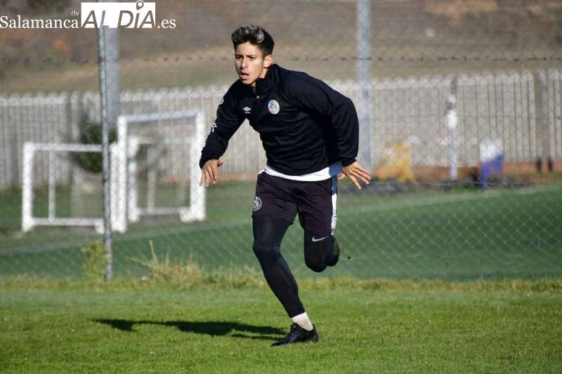 David Franco vuelve a entrenar con el Salamanca UDS tras torcerse el tobillo; José, al margen y Diego Benito se ausenta