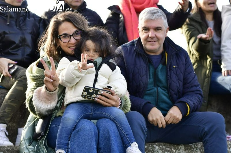 Los salmantinos, al pie del cañón en las gradas