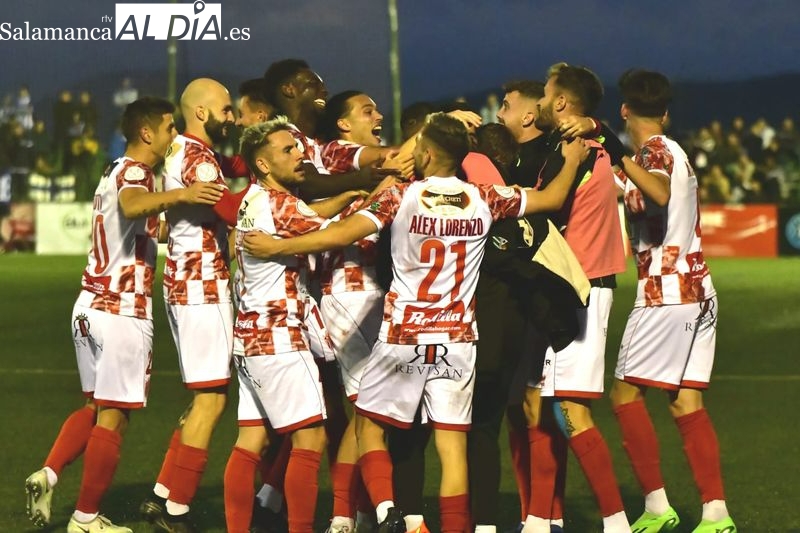 ¡Con dos jamones!: el CD Guijuelo se carga al Dépor y ya sueña con un premio gordo en la Copa del Rey (2-0)