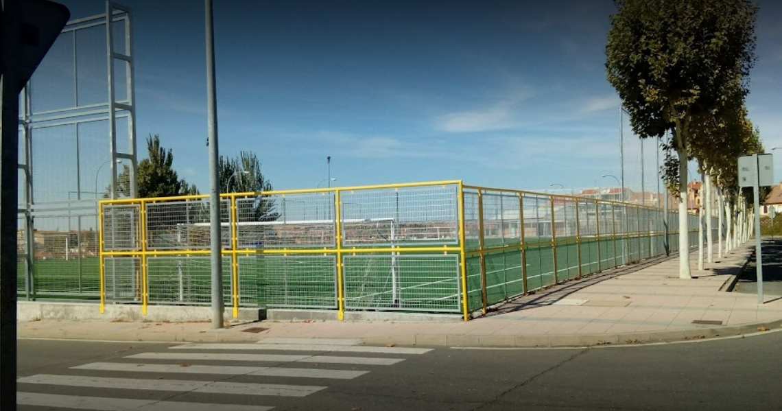 Un juvenil del Ribert, agredido por un entrenador del Pizarrales tras un partido