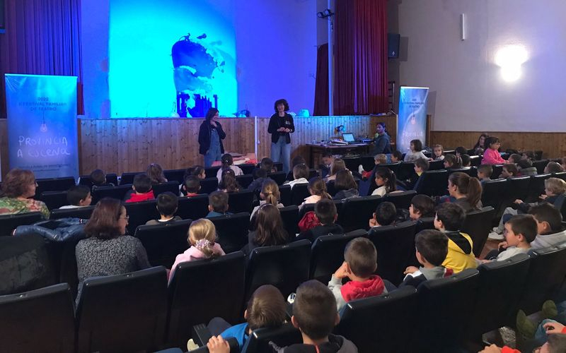 La Escuela Rural de Espectadores y Provincia a Escena acercan el teatro a Lumbrales y a Monleras