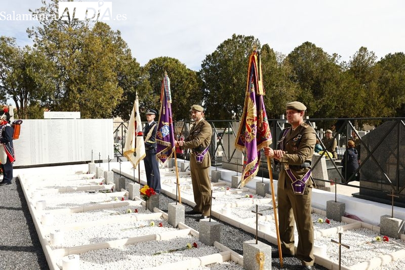 Emotivo recuerdo en el cementerio de los caídos por la patria de las Fuerzas Armadas