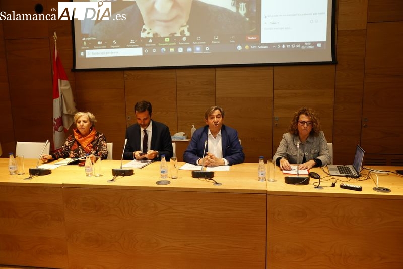 Expertos explican la represión franquista sobre la comunidad educativa en el Distrito Universitario de Salamanca