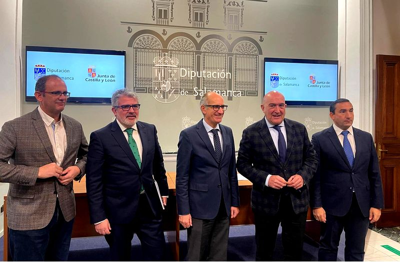 Acuerdo de la Junta y la Diputación para destinar 2,5 millones a los municipios salmantinos más pequeños
