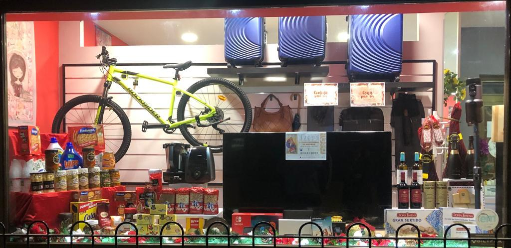 D´Encanto ya luce su gran cesta de Navidad