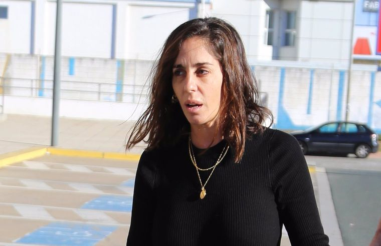 Anabel Pantoja llega al tanatorio donde descansan los restos mortales de su padre