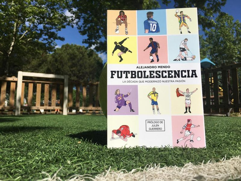 Presentación y firma de libros de Futbolescencia, del salmantino Alejandro Mendo
