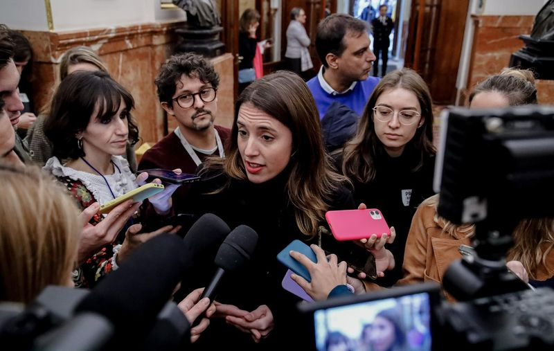 Protesta popular y reproche de Batet a Irene Montero por acusar a PP de promover la cultura de la violación