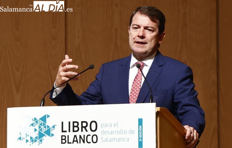 Mañueco avanza que el Hospital de Salamanca será una referencia en la medicina personalizada y de precisión 