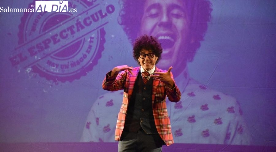 Espectáculo gratuito del mago Miguel de Lucas en Salamanca