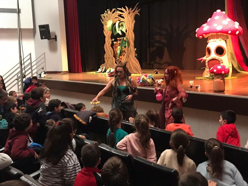 Pequeños y mayores viven con intensidad el teatro en Vitigudino y Villarino 