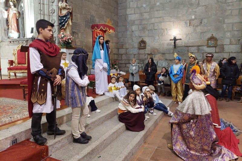 El Colegio La Encarnación celebra una sorprendente eucaristía de Navidad 
