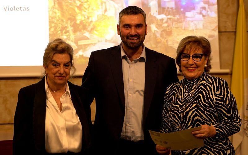 La decoración navideña tiene premio en la Universidad Pontificia de Salamanca