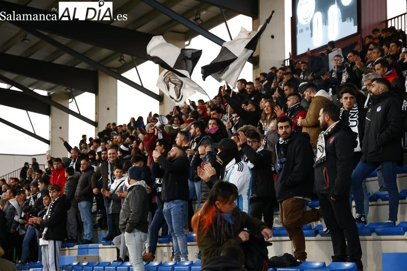 Ni las bajas temperaturas le quitan las ganas de ver a los suyos a la afición de Unionistas